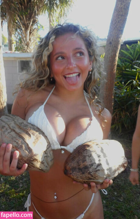 Nina Cotroneo pics onlyfans