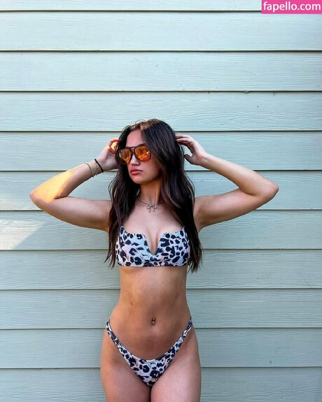 Katie Thompson onlyfans images