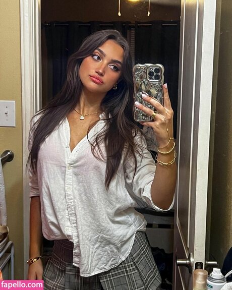 Katie Thompson onlyfans strip