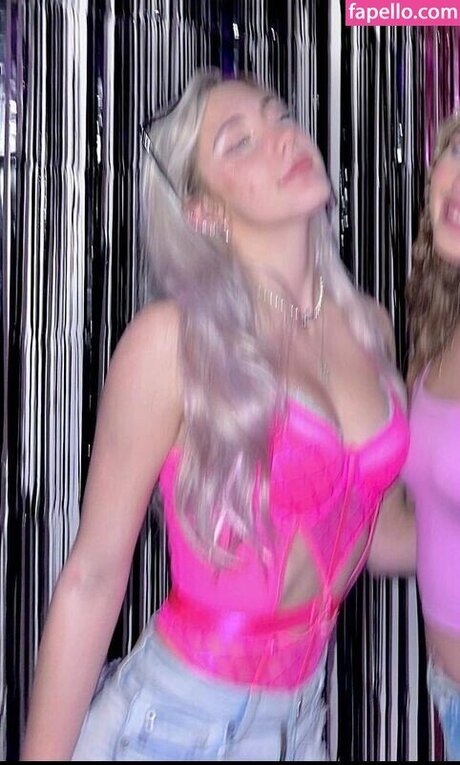 Caroline Ambrose onlyfans sextape leak