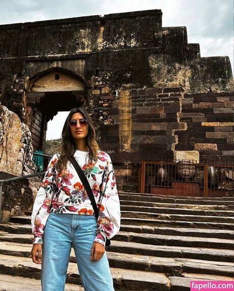 Pragya Kapoor onlyfans topless