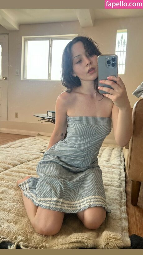 Ella Woolsey leak only fans