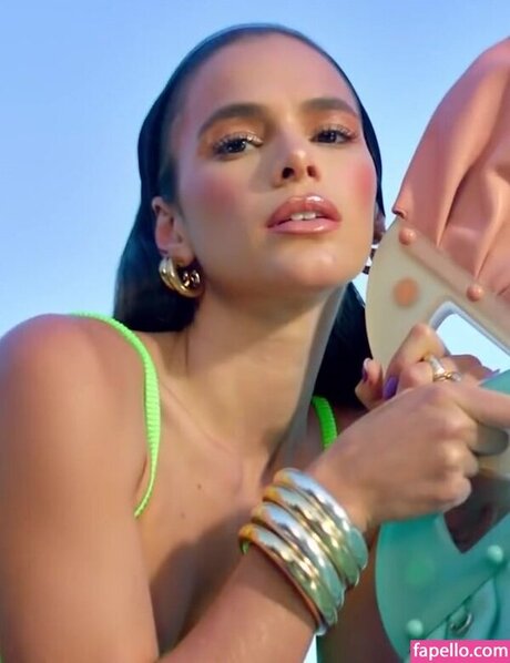 brunamarquezine onlyfans posts