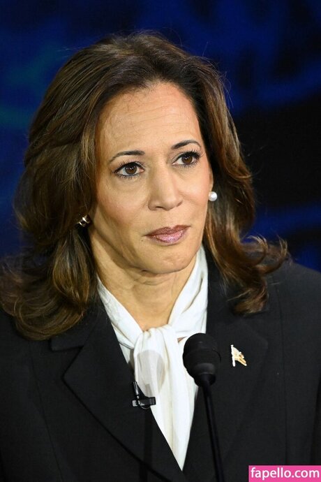 Kamala Harris boobs onlyfans