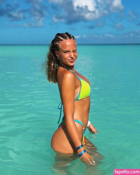 Arianna Tornari onlyfans leak