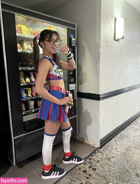 Angelina Fishtank topless onlyfans