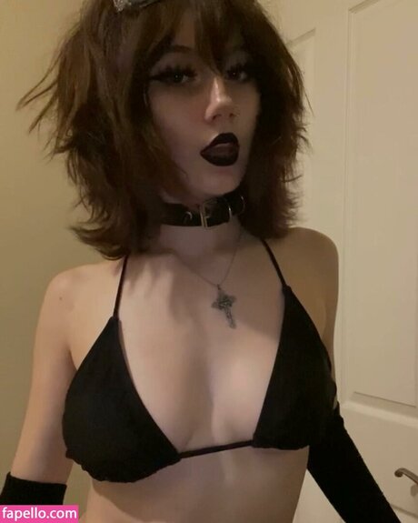 Trinity Manaj nude onlyfans leaked