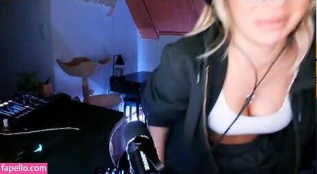 Honeyxxo onlyfans tits