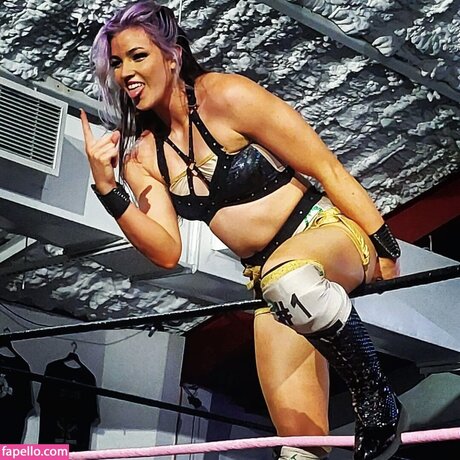 Lena Kross naked onlyfans pics