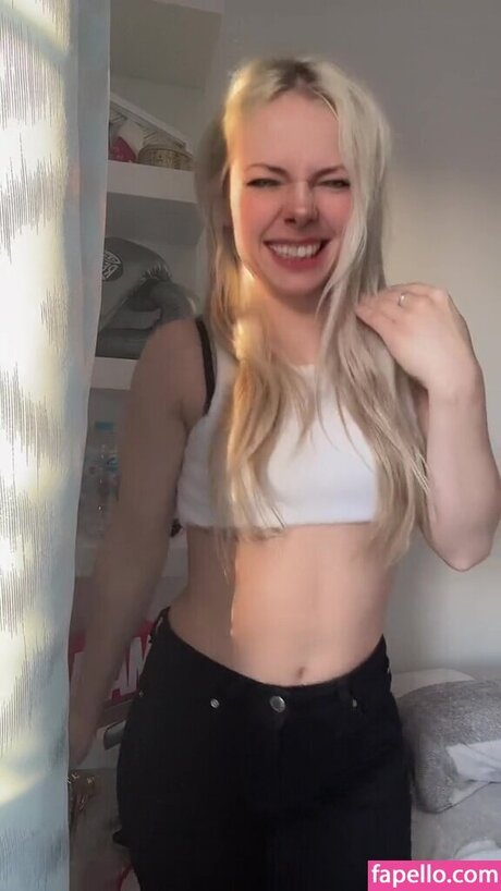 stripper onlyfans pretty snap