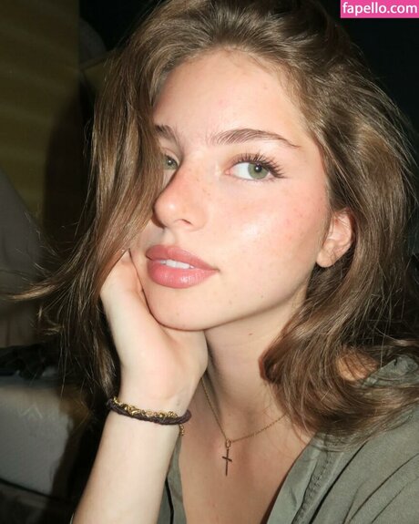 Lucia Ferrato onlyfans boobs