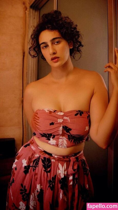 Megha Shukla onlyfans topless