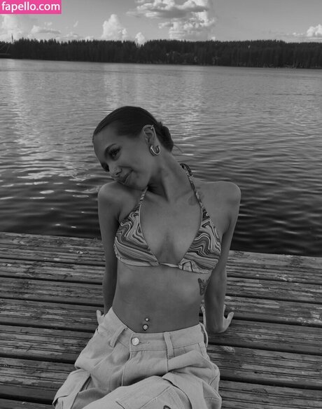 Neea Kuosmanen onlyfans model photo