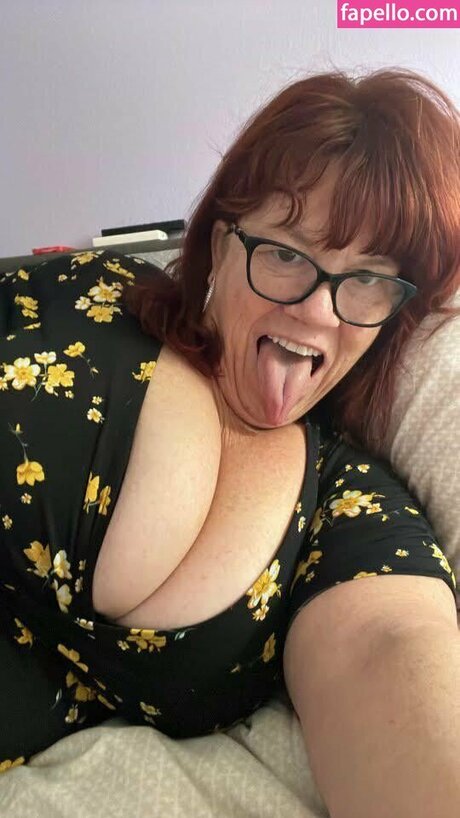 Grandma Nika boobs onlyfans