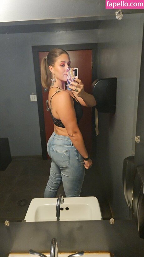 hot wife onlyfans hot xxx self-portrait