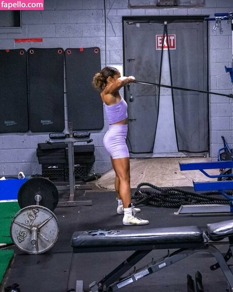 Alycia Baumgardner onlyfans leakes