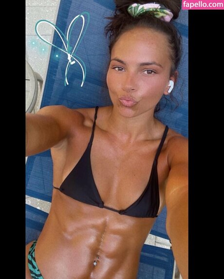 Kiana James onlyfans model