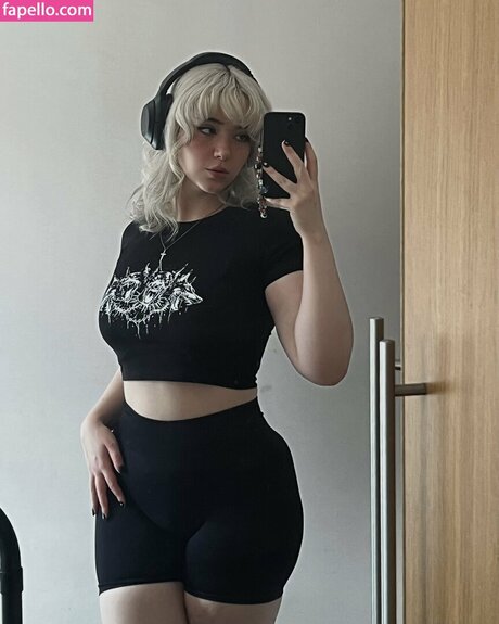 kvwviiju onlyfans striptease