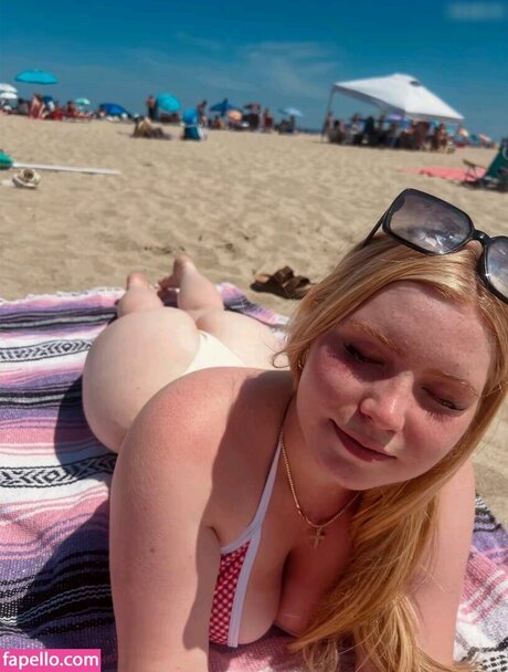 Sadie Stone onlyfans striptease