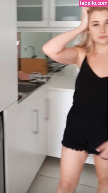 Amber Koltzow Bastick onlyfans model