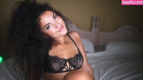 suzysuza naked onlyfans