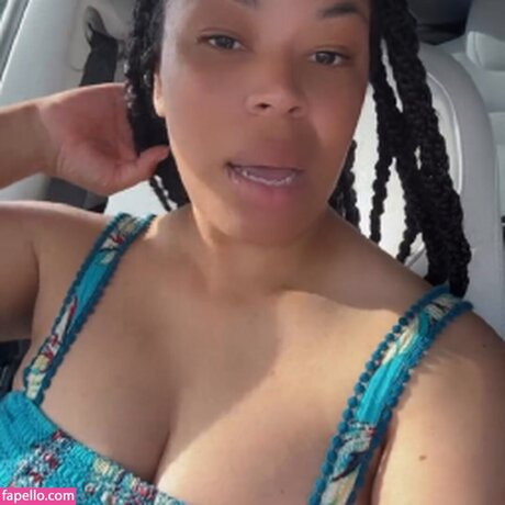 Alexis Fields onlyfans leaks.