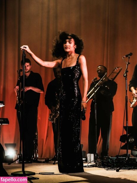 Olivia Dean only fans pictures