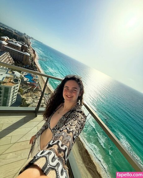 Abbi Pulling onlyfans ass