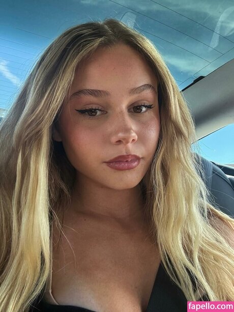 Ruby Rose Turner onlyfans model images