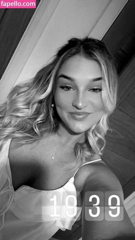 Harriet Cowan From Clarkson s Farm onlyfans leaks nudes