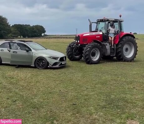 Harriet Cowan From Clarkson s Farm onlyfans fotos