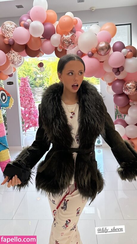 Lily Mo Sheen Profile pic