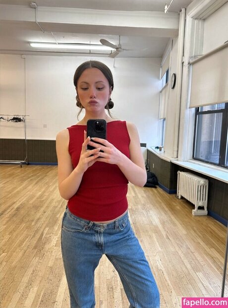 Lily Mo Sheen onlyfans public photos