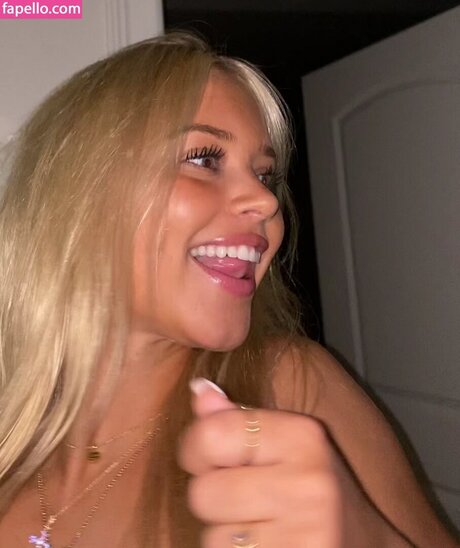 Avery Worobel only fans photos