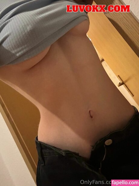 Junge Karoline ass onlyfans