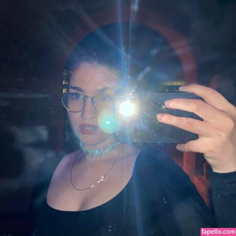 vibequeenlucy onlyfans post