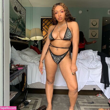 iamdesides only fans pic