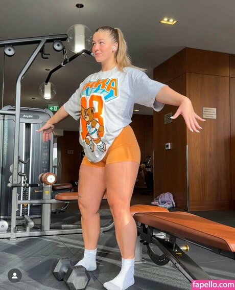 Esther Burden onlyfans content leaked