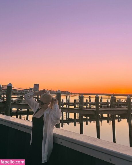 kayla wiggins onlyfans strip tease