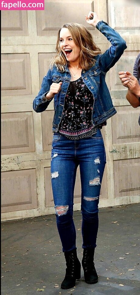 Bridgit Mendler onlyfans naked pics