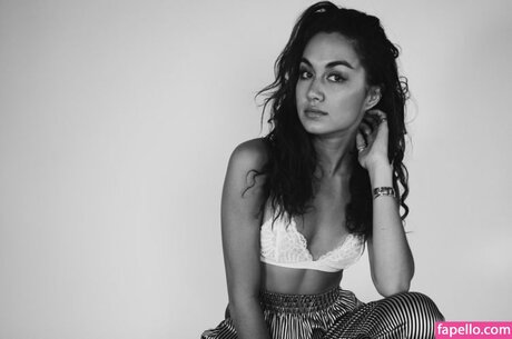 Meg DeLacy onlyfans public photos