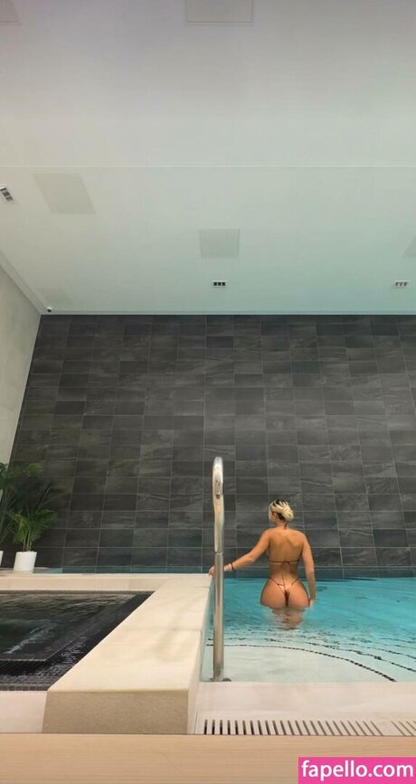 Abbie Hall onlyfans leaj