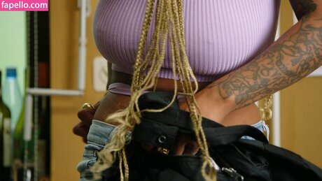 Nura Habib nude onlyfans leaked