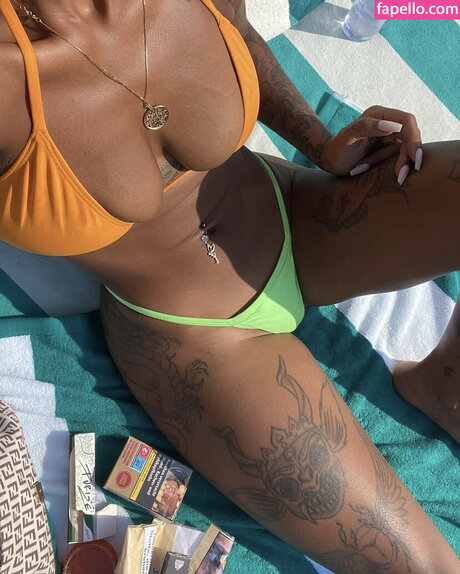 Nura Habib onlyfans creator