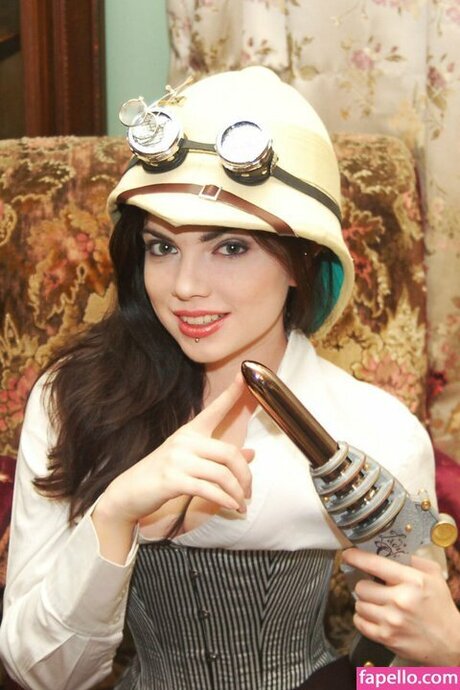 Sarah Hunter nudes only fans