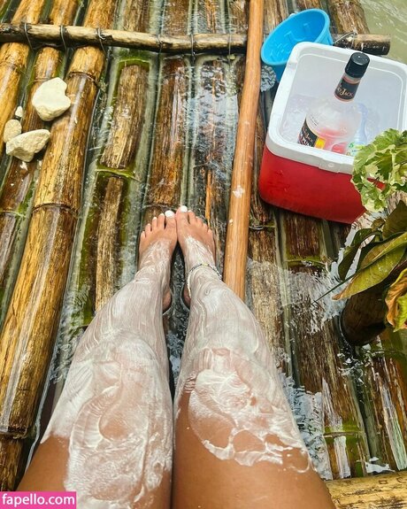 Sophie Piper onlyfans topless