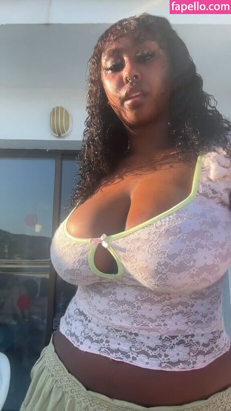ellariamengistu onlyfans nude