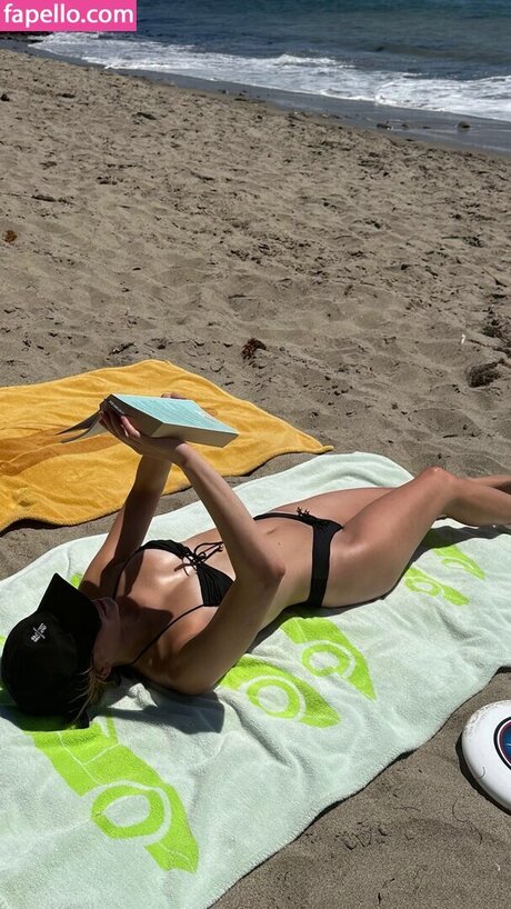 Madeleine Arthur new onlyfans