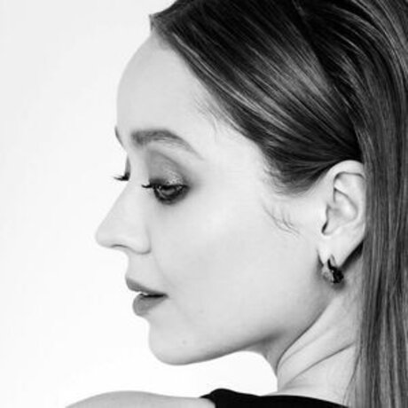 Madeleine Arthur Profile pic