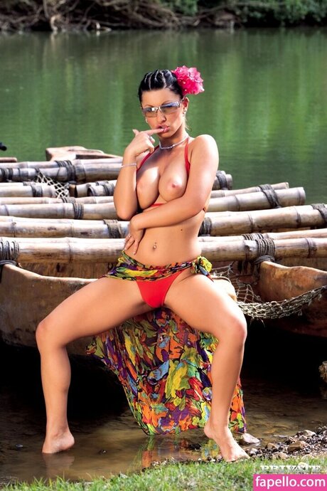 Nikki Ryder onlyfans nudes